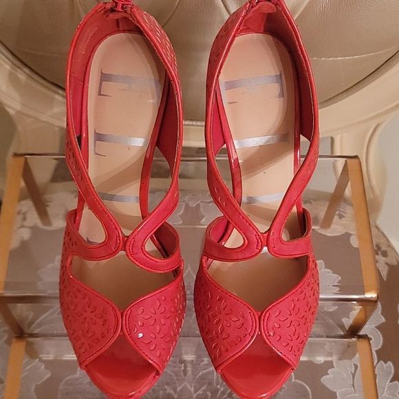 Elle Women's Platform Heels - Picture 3 of 16